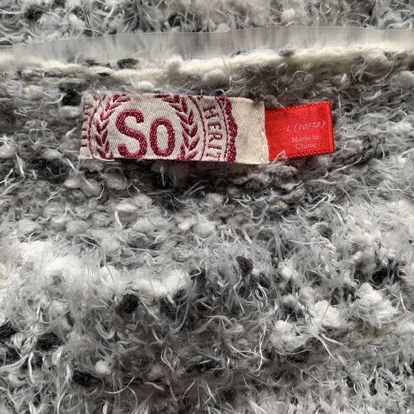 Fuzzy sweater by SO - 10/12 - Picture 2 of 4